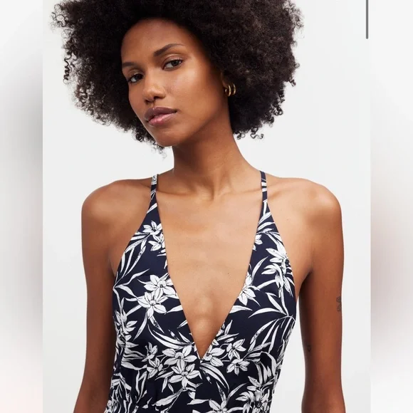 Madewell Smocked Halter Midi Dress in Poplin - Picture 3 of 10